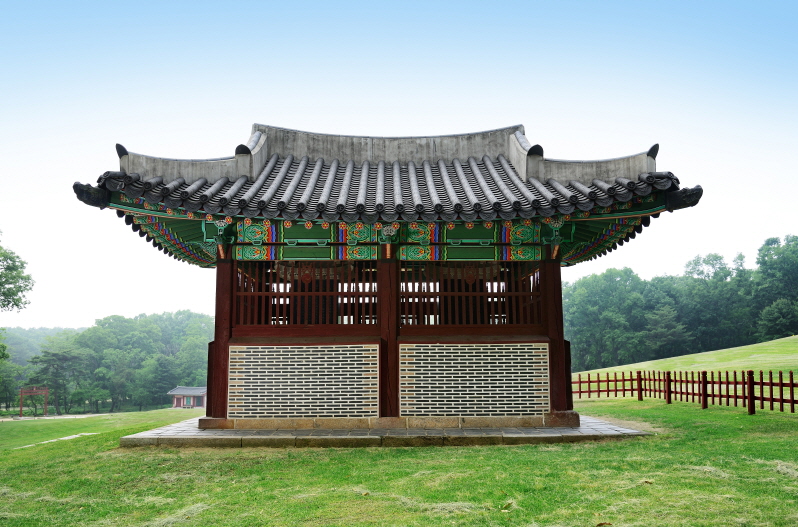 융릉의 비각 배면